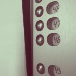 Domofon - przyciski i numery mieszkań